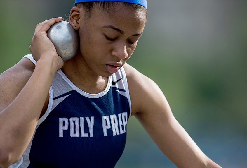 girls track ball throw