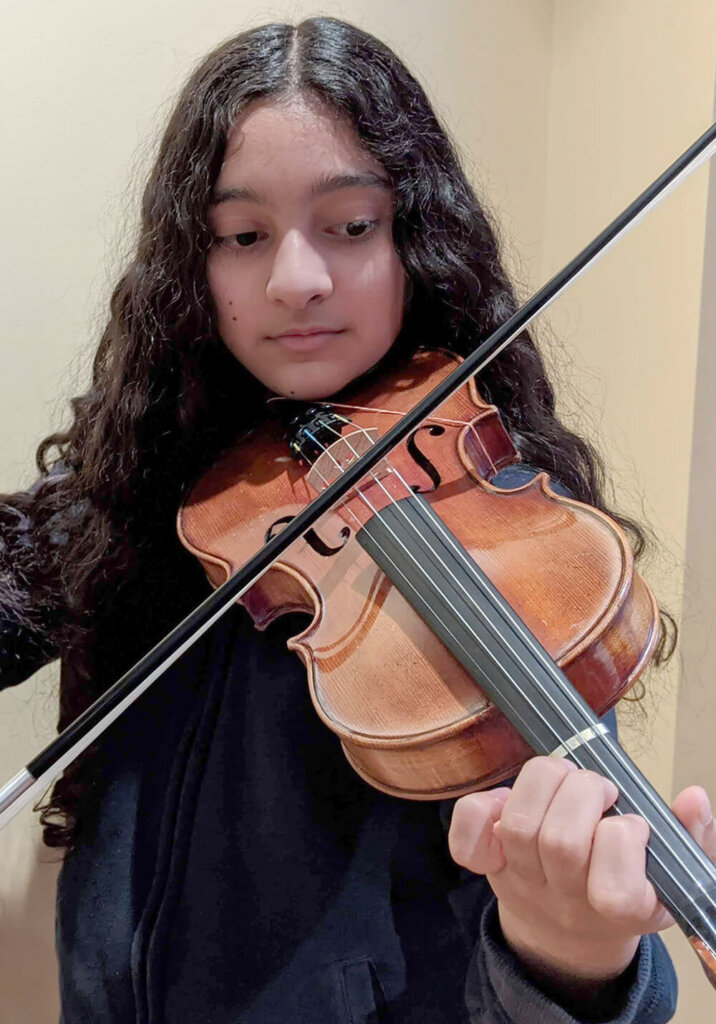 Marisa Triola '24 with violin