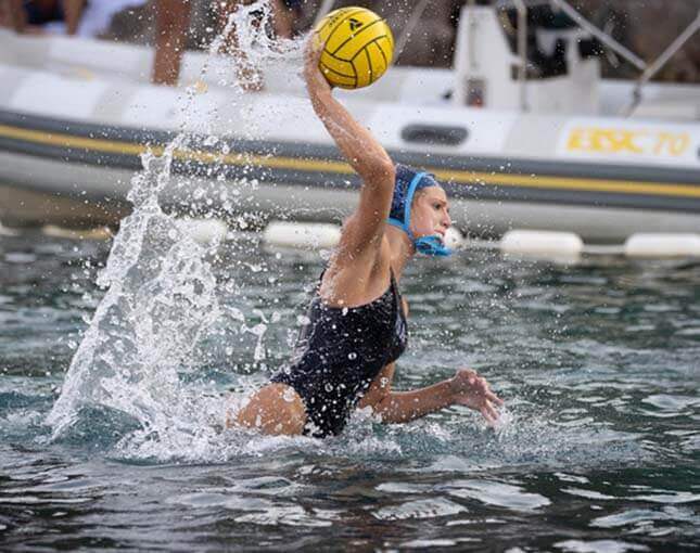 Elektra Urbatsch '23 water polo action shot