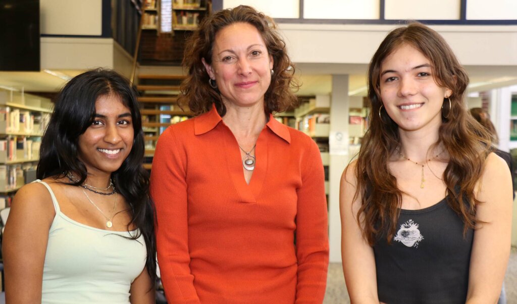 NY Times journalist Emily Bazelon with with students