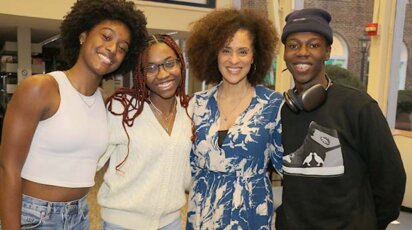 Karyn Parsons with Myka Modeste '23, Mia Edwards '23, and Sundiata Gittens '23